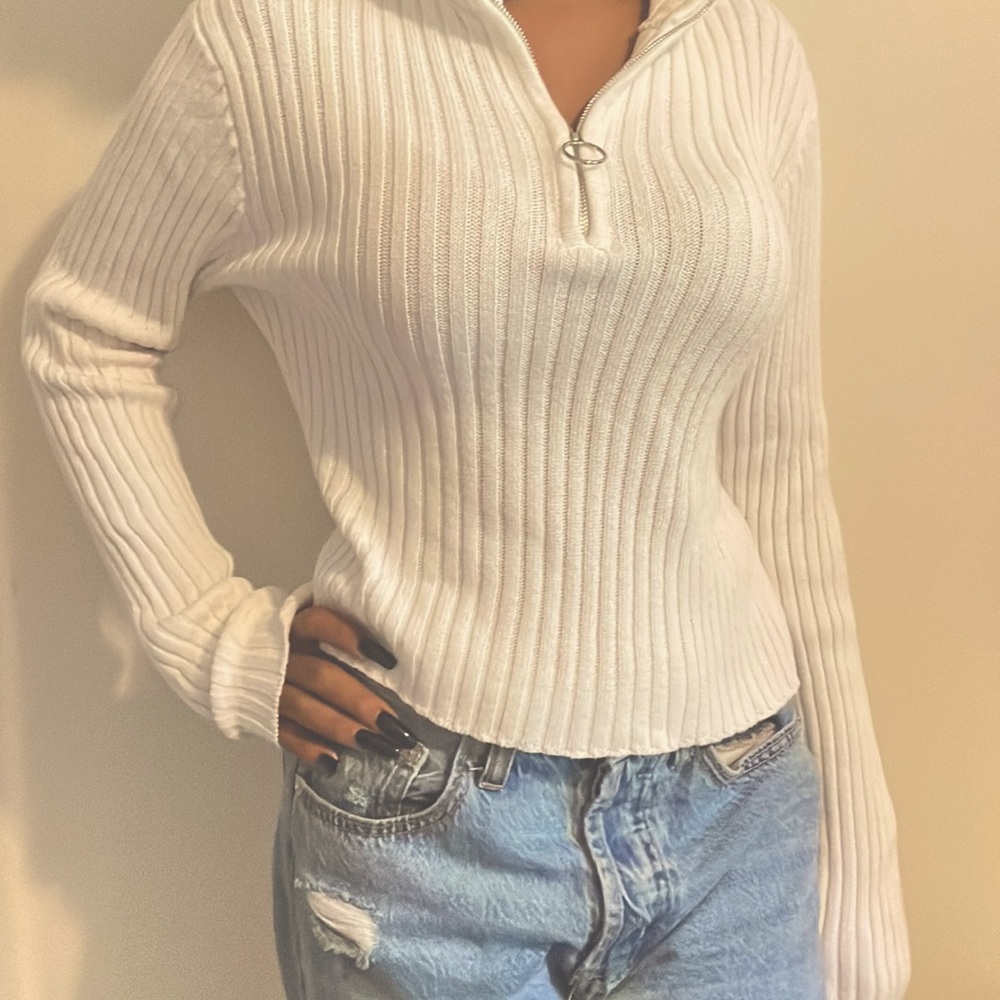 Green & White Turtleneck Hoop Zipper Sweater